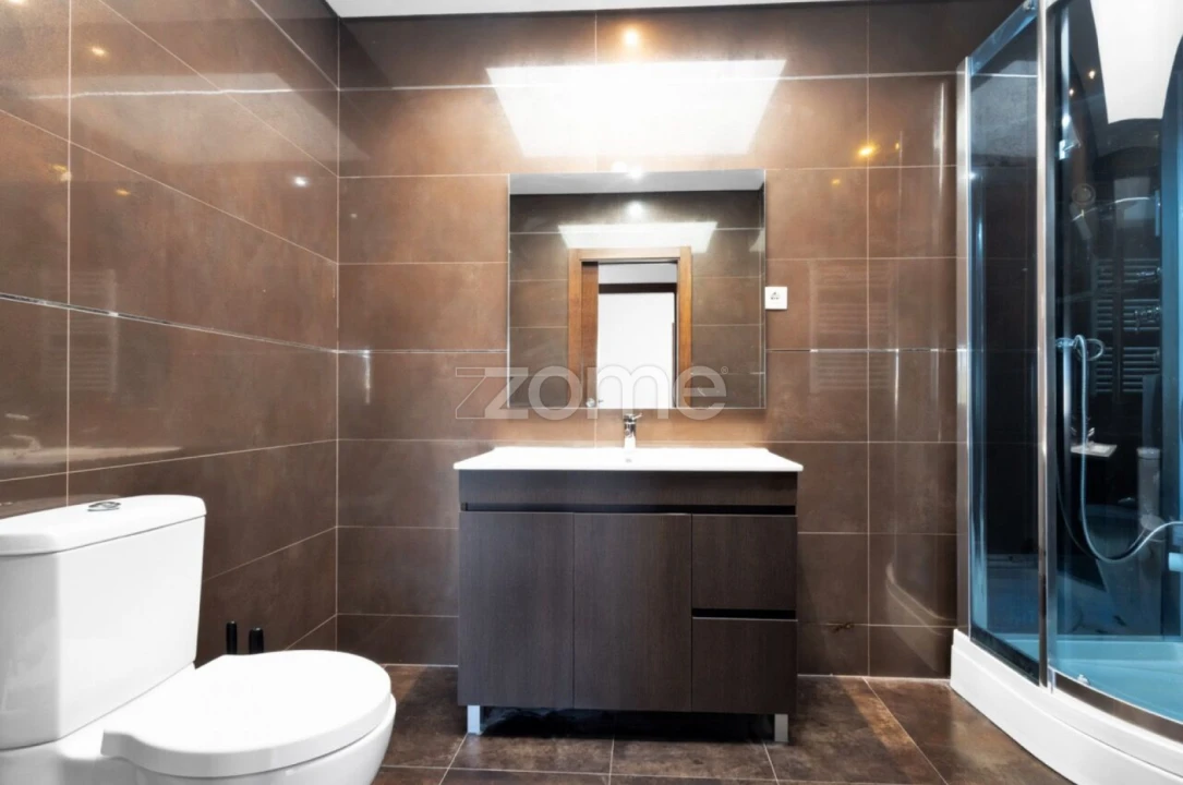 Apartamento T5 para Venda em Paranhos Foto 20