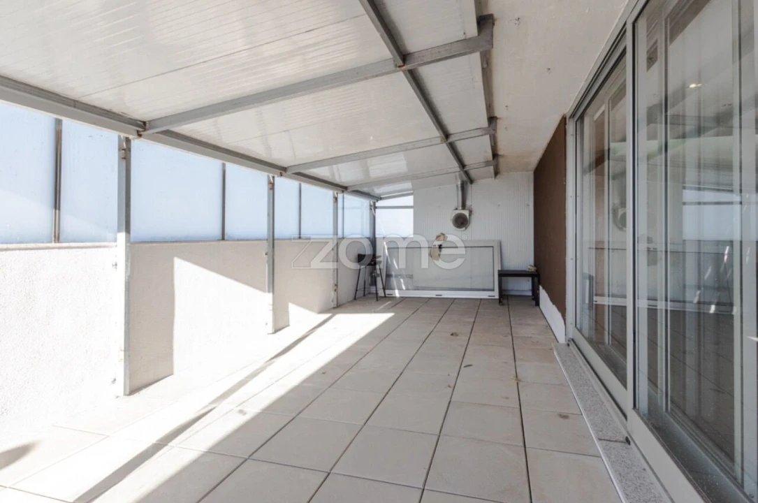Apartamento T5 para Venda em Paranhos Foto 25