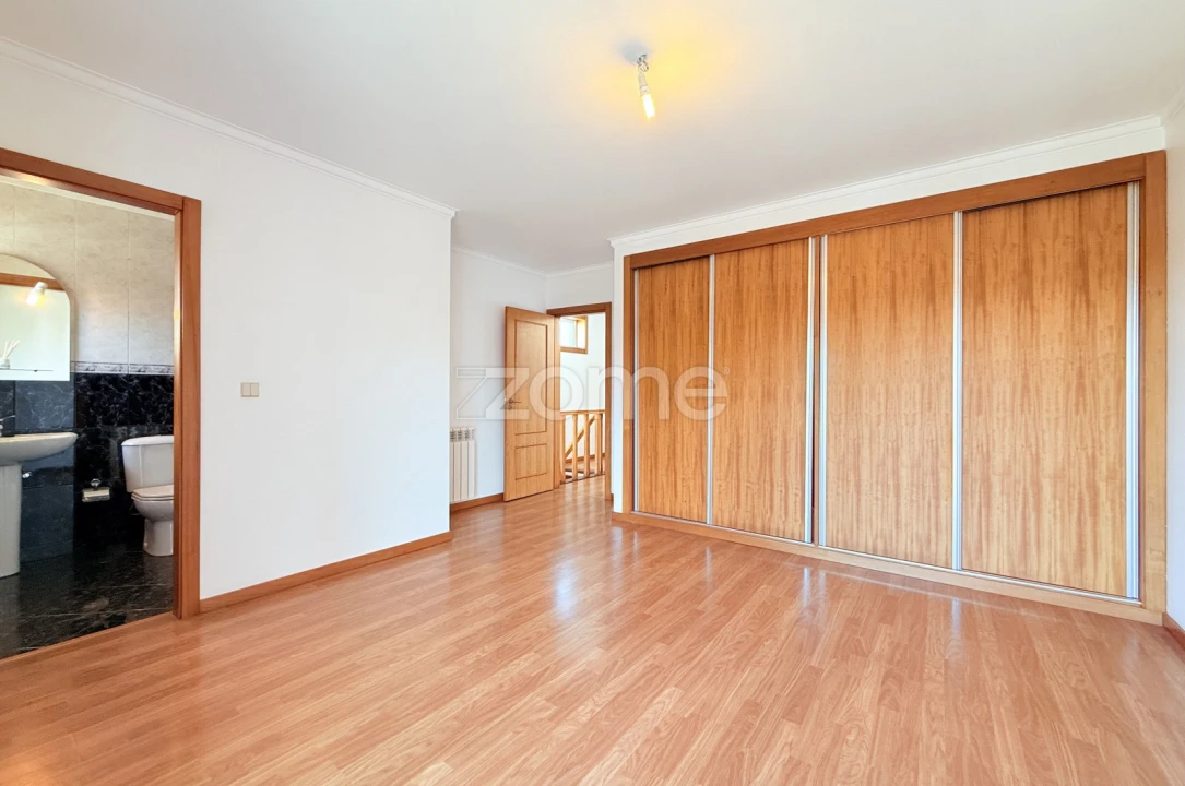 Moradia T3 para Venda em Lousado Foto 19