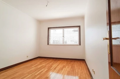 Apartamento T1 para Venda em Ferreiros e Gondizalves