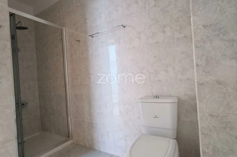Apartamento T1 para Venda em Ferreiros e Gondizalves Foto 12