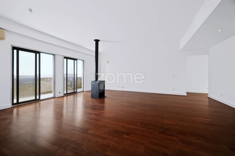 Apartamento T2 para Venda em Loures Foto 3