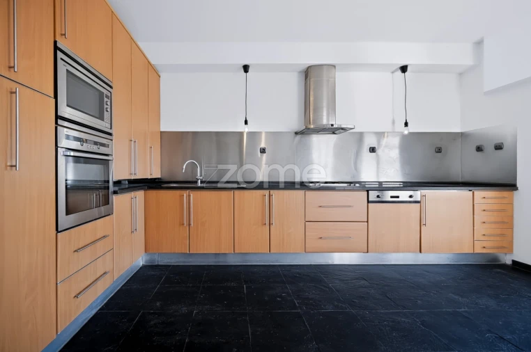 Apartamento T2 para Venda em Loures Foto 5