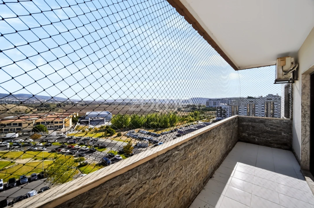 Apartamento T2 para Venda em Loures Foto 9