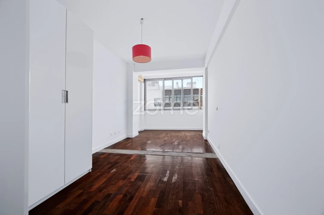 Apartamento T2 para Venda em Loures Foto 17