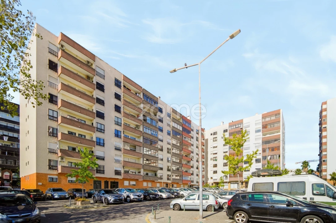Apartamento T2 para Venda em Loures Foto 1