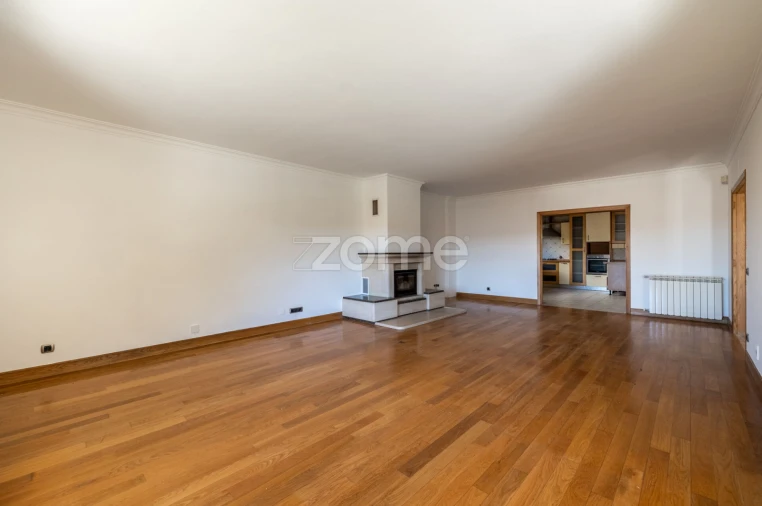 Moradia T5 para Venda em Leiria, Pousos, Barreira e Cortes Foto 12