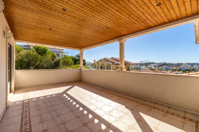 Moradia T5 para Venda em Leiria, Pousos, Barreira e Cortes Foto 37