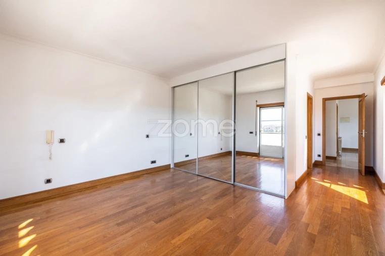 Moradia T5 para Venda em Leiria, Pousos, Barreira e Cortes Foto 43