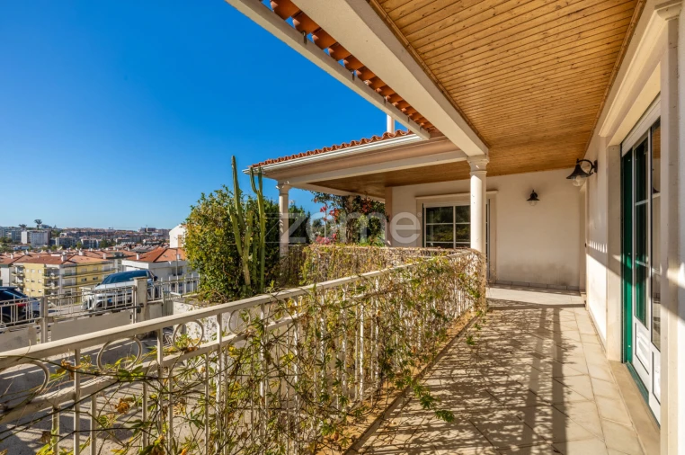 Moradia T5 para Venda em Leiria, Pousos, Barreira e Cortes Foto 6