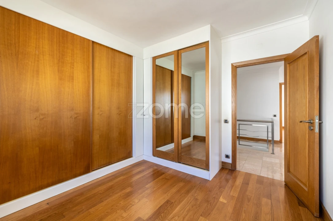 Moradia T5 para Venda em Leiria, Pousos, Barreira e Cortes Foto 31