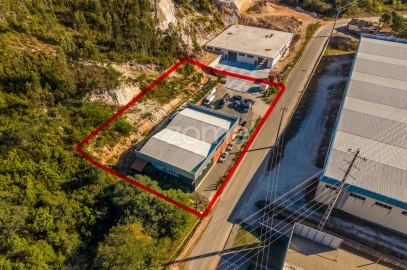 Terreno Comércio / Armazém para Venda em Leiria, Pousos, Barreira e Cortes
