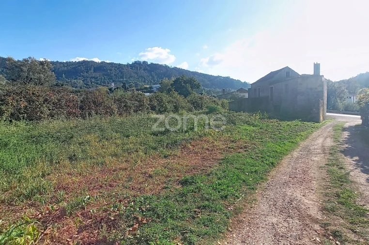 Moradia T3 para Venda em Vila Nova Foto 6