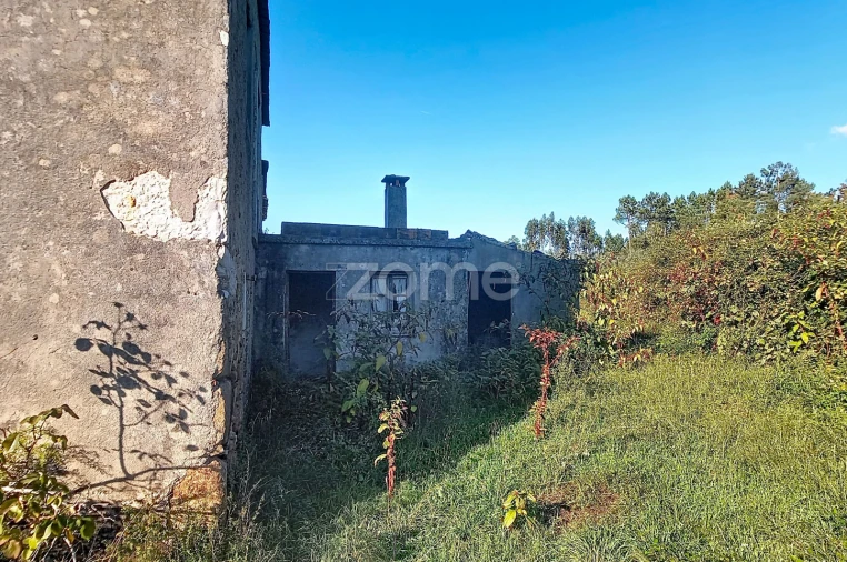 Moradia T3 para Venda em Vila Nova Foto 3