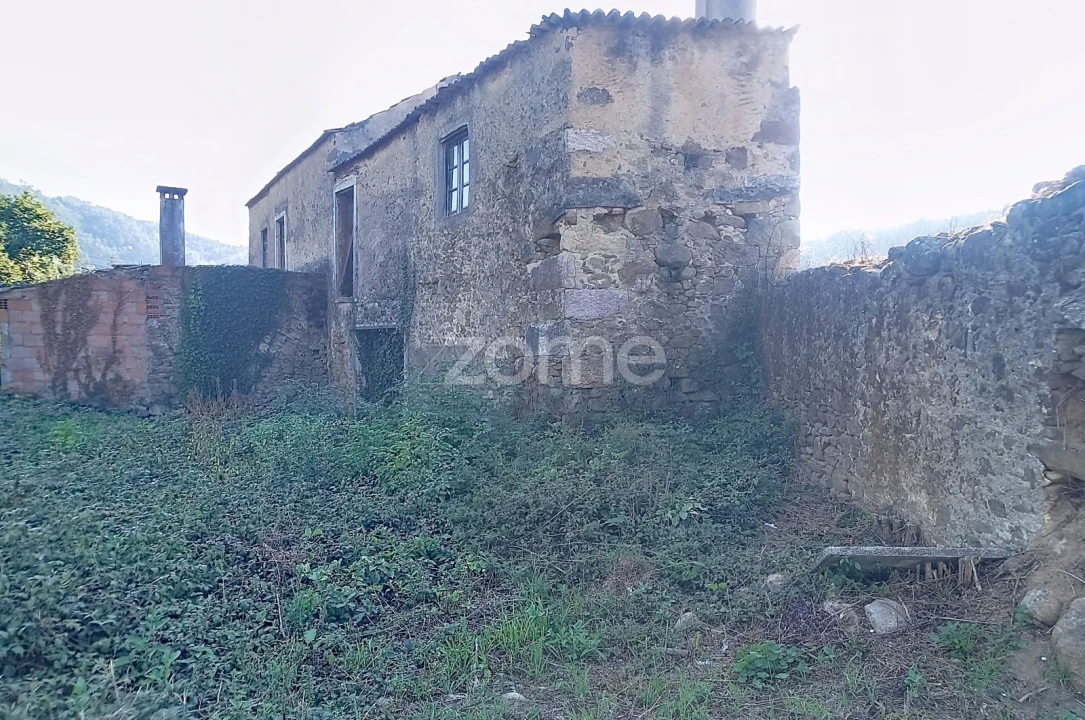 Moradia T3 para Venda em Vila Nova Foto 7