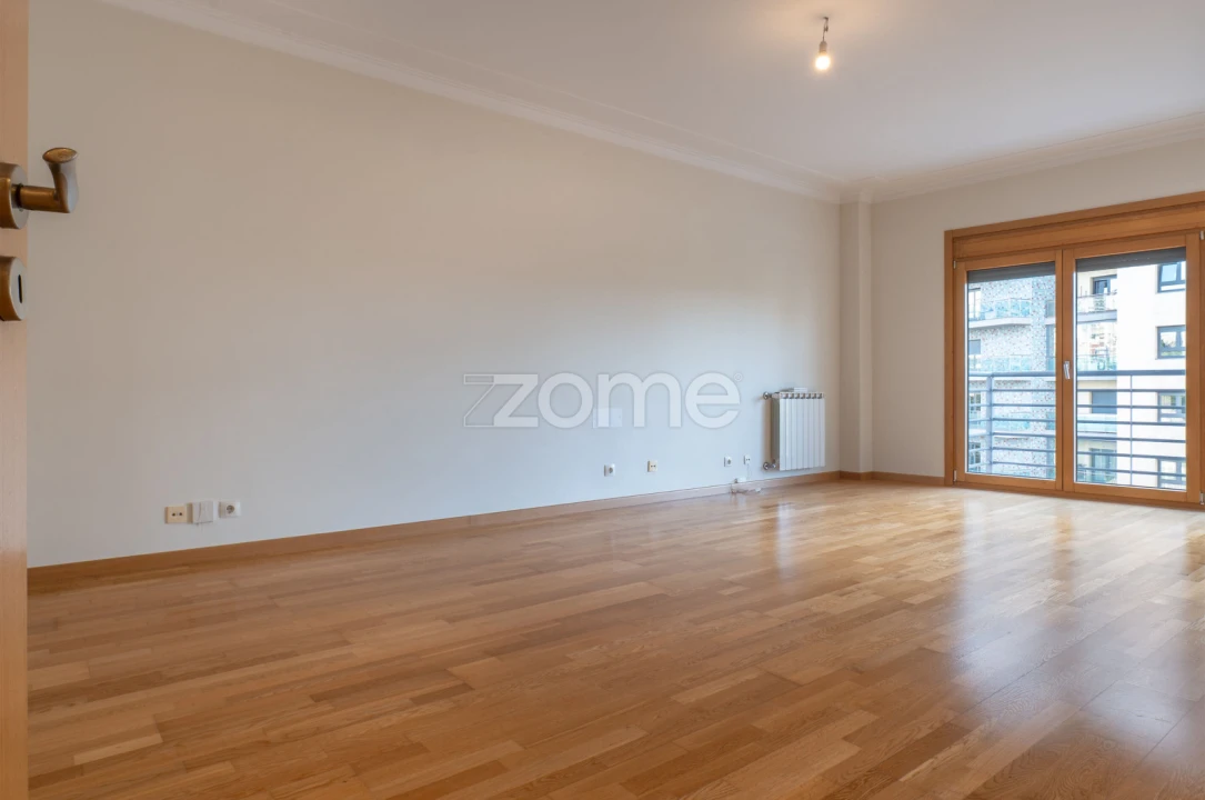 Apartamento T2 para Arrendamento em Odivelas Foto 5