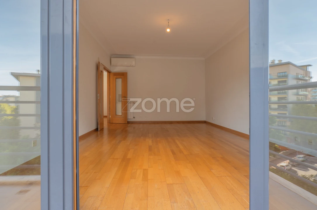 Apartamento T2 para Arrendamento em Odivelas Foto 8