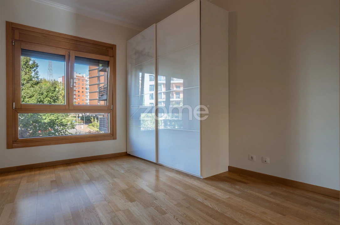 Apartamento T2 para Arrendamento em Odivelas Foto 15