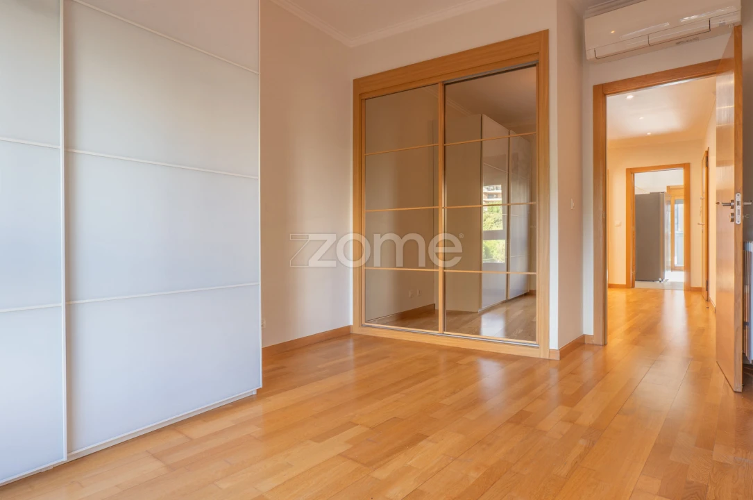 Apartamento T2 para Arrendamento em Odivelas Foto 16