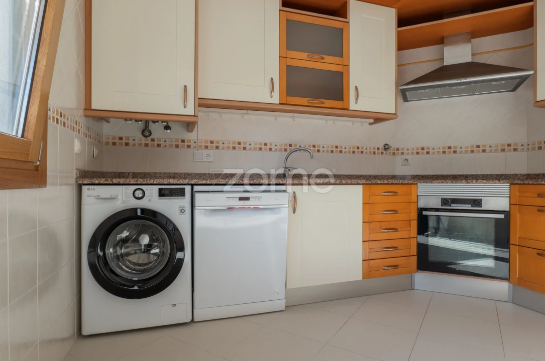 Apartamento T2 para Arrendamento em Odivelas Foto 24