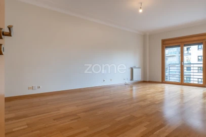 Apartamento T2 para Arrendamento em Odivelas