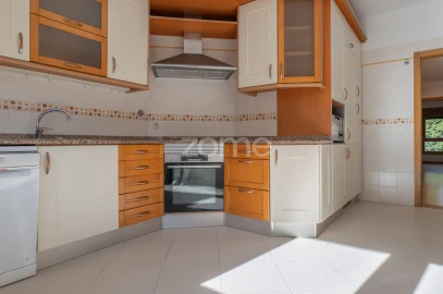 Apartamento T2 para Arrendamento em Odivelas