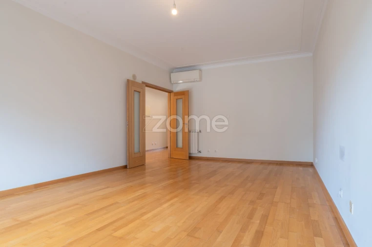 Apartamento T2 para Arrendamento em Odivelas Foto 7