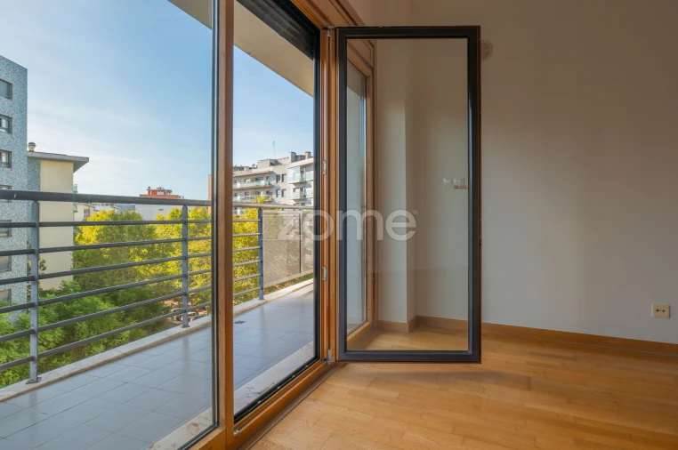 Apartamento T2 para Arrendamento em Odivelas Foto 11