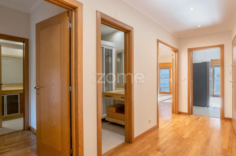 Apartamento T2 para Arrendamento em Odivelas Foto 4