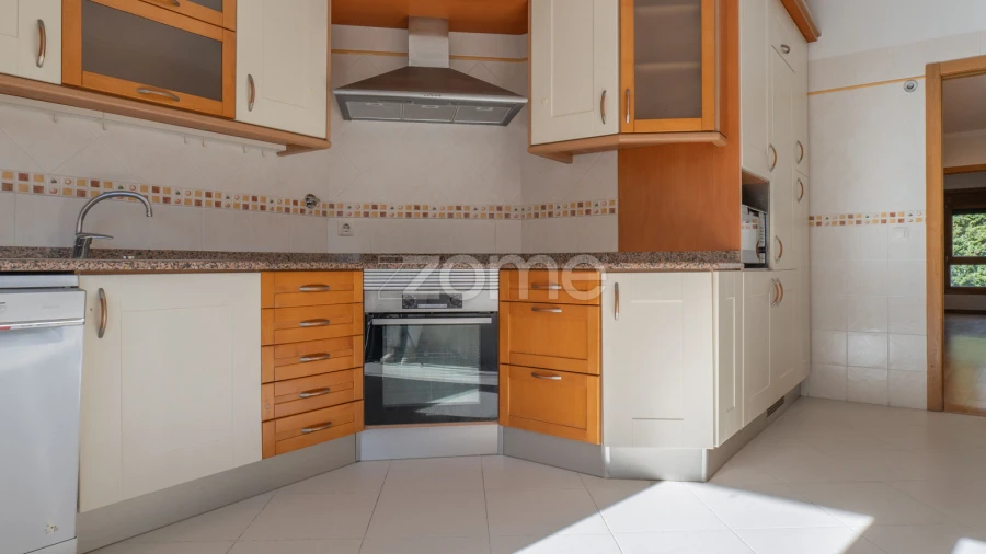 Apartamento T2 para Arrendamento em Odivelas