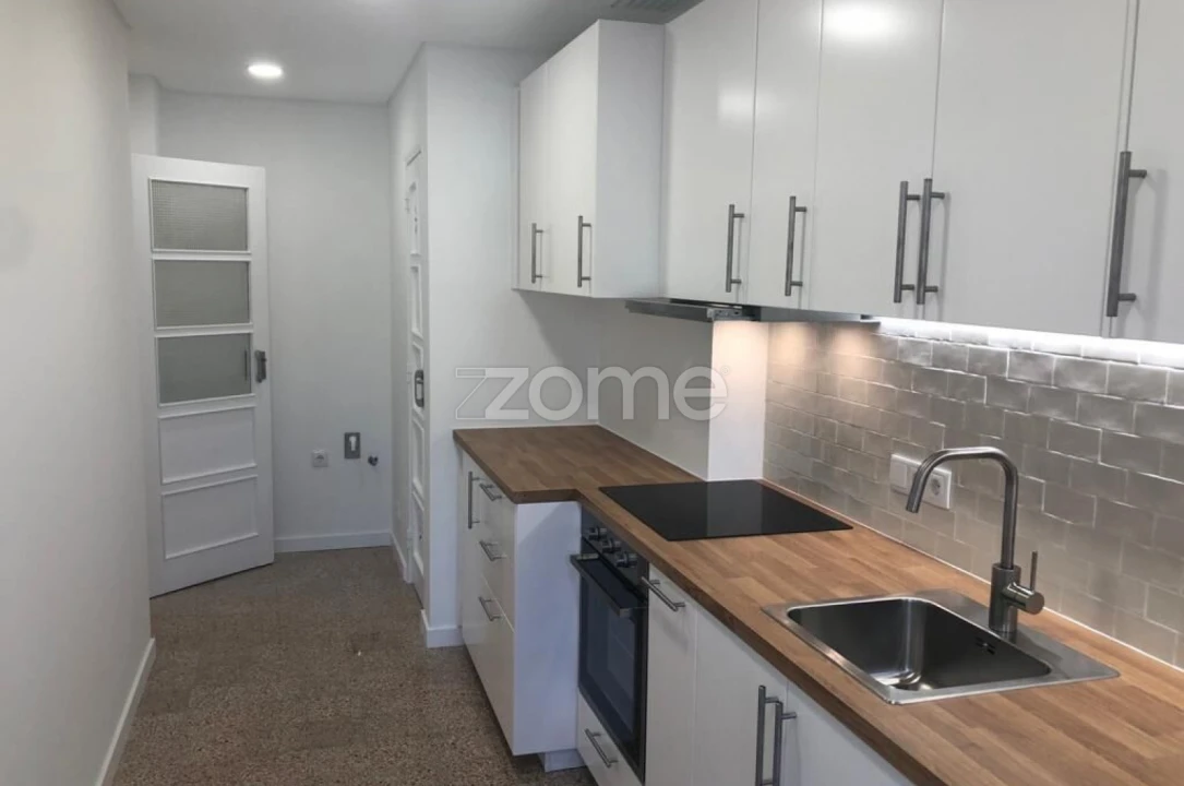 Apartamento T1 para Arrendamento em Avenidas Novas Foto 2