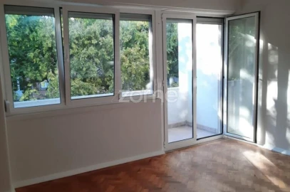 Apartamento T1 para Arrendamento em Avenidas Novas