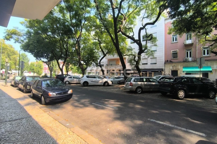 Apartamento T1 para Arrendamento em Avenidas Novas Foto 17