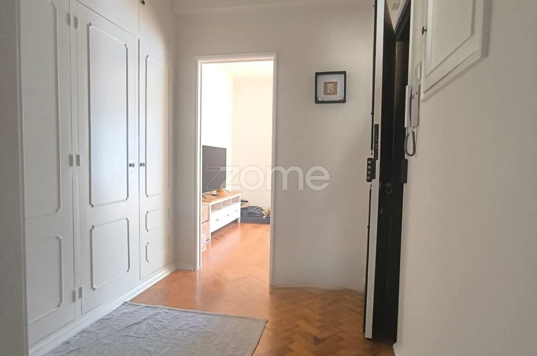 Apartamento T1 para Arrendamento em Avenidas Novas Foto 6