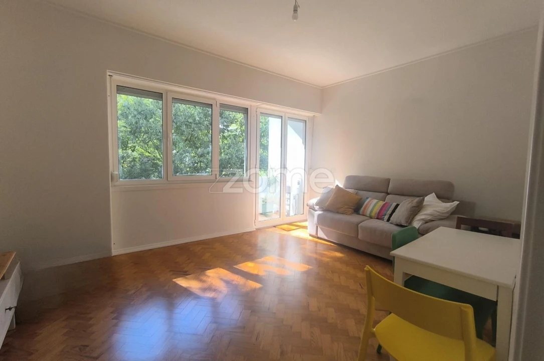 Apartamento T1 para Arrendamento em Avenidas Novas Foto 1