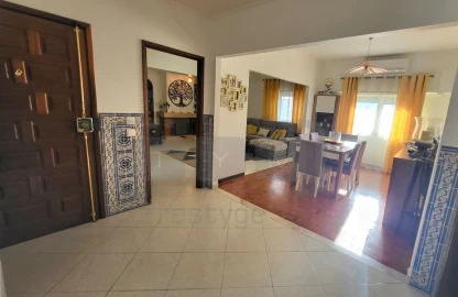 Apartamento T4 para Venda em São João Baptista e Santa Maria dos Olivais