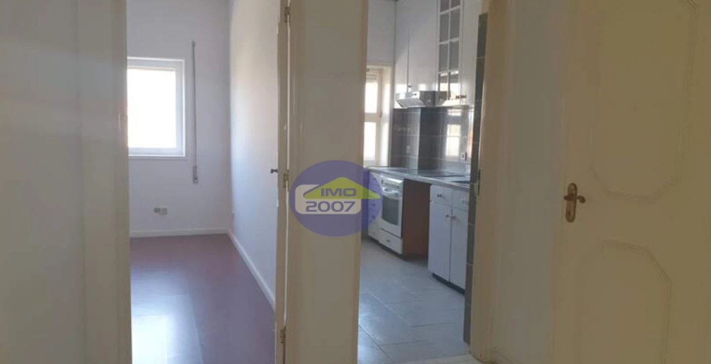Apartamento T2 para Venda em Paranhos Foto 3