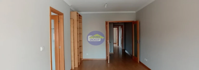 Apartamento T1 para Venda em Paranhos