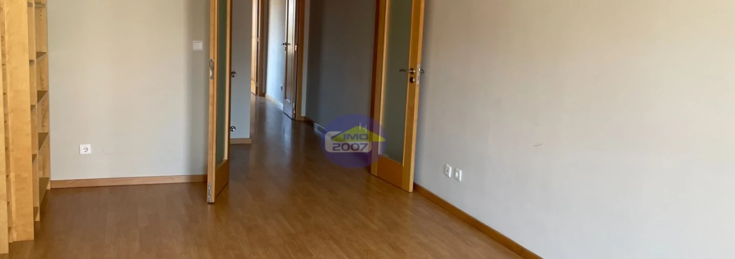 Apartamento T1 para Venda em Paranhos Foto 12