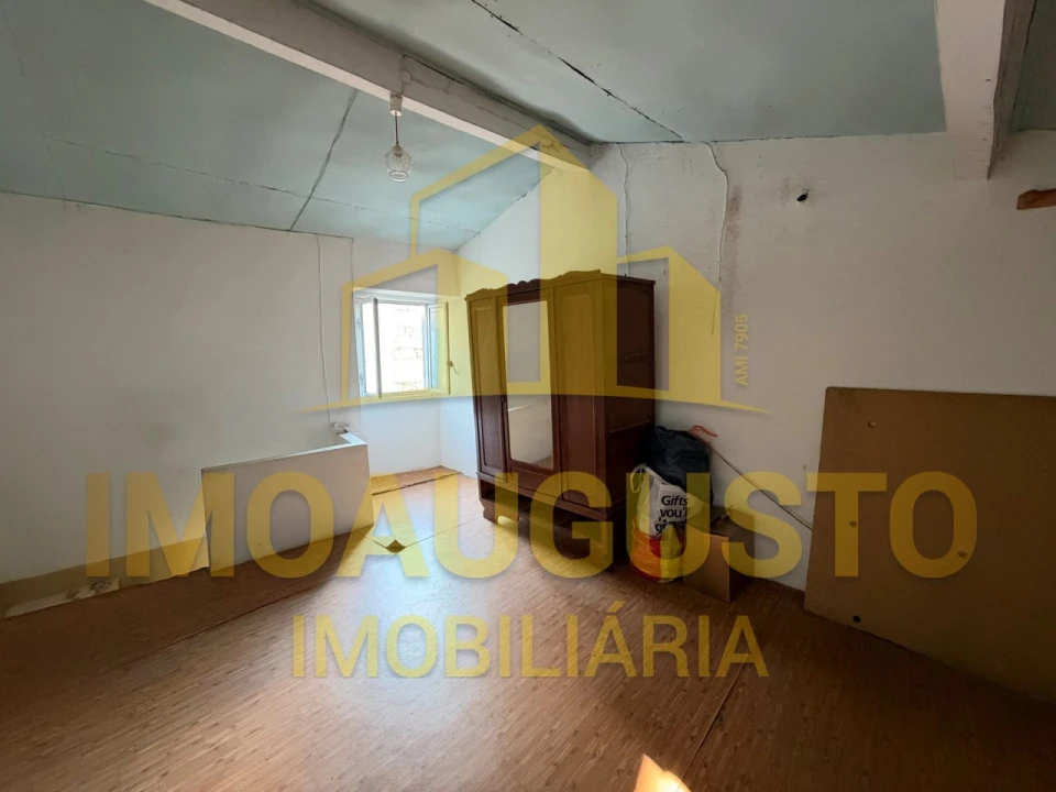 Moradia T2 para Venda em Aldeia da Ponte Foto 11
