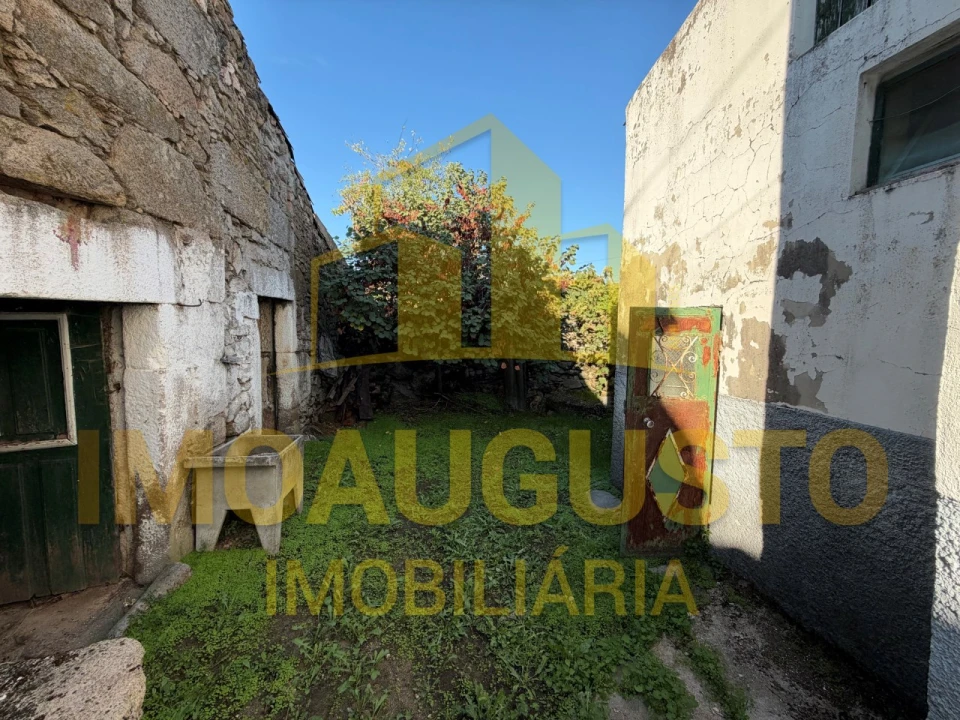 Moradia T2 para Venda em Aldeia da Ponte Foto 13