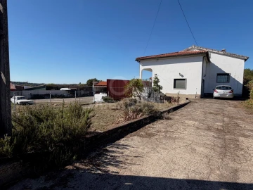 Moradia T4 para Venda em Póvoa de Atalaia e Atalaia do Campo