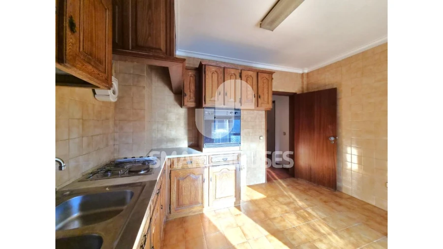 Apartamento T3 para Arrendamento em Arganil Foto 11