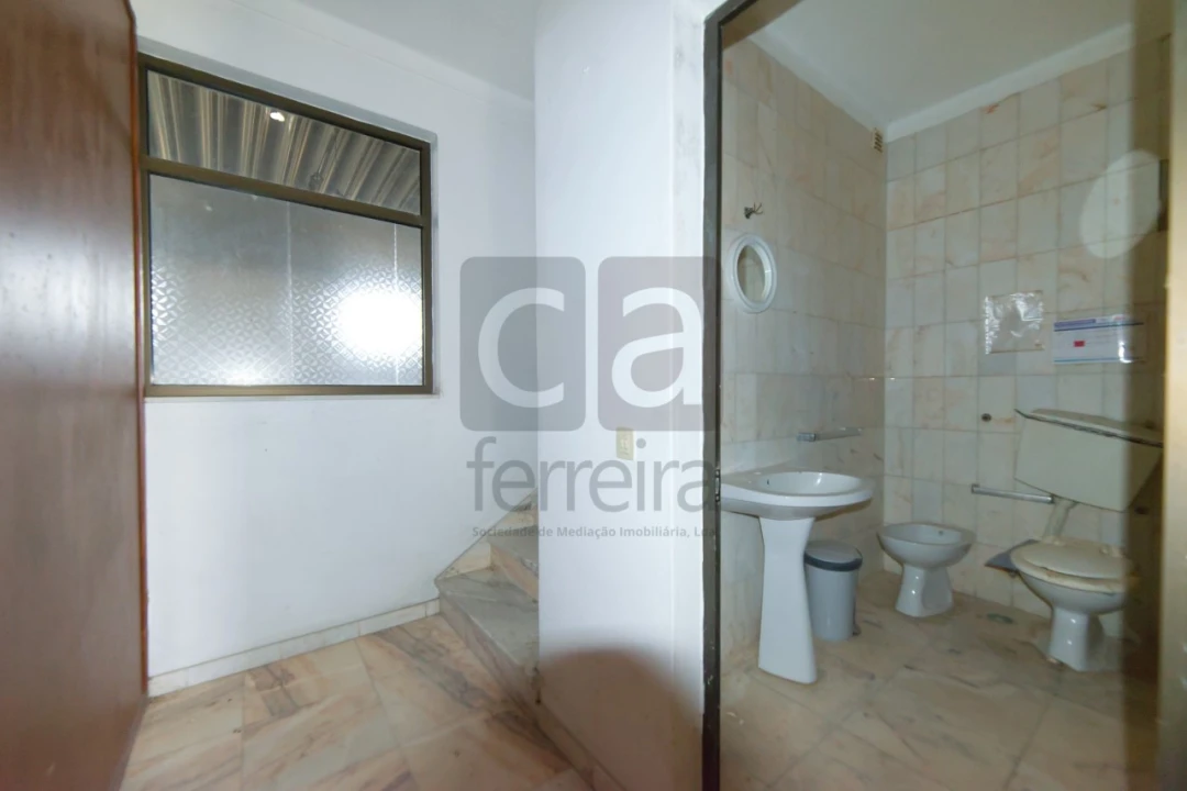Armazém para Venda em Almeirim Foto 13