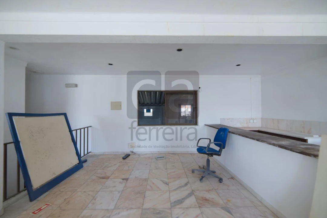 Armazém para Venda em Almeirim Foto 19