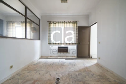 Armazém para Venda em Almeirim