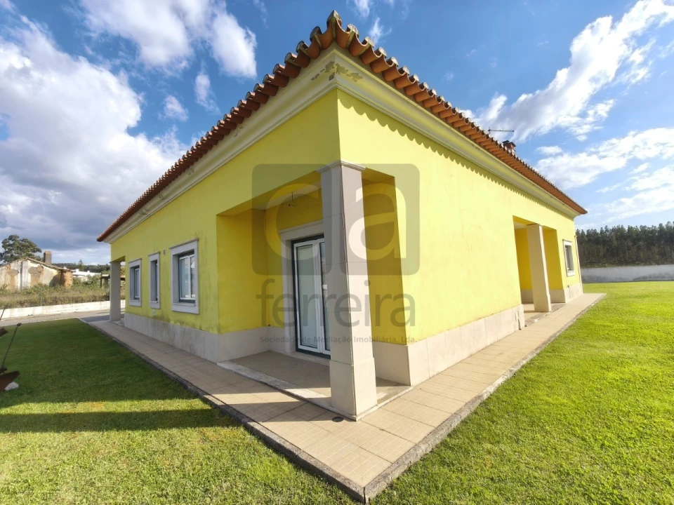 Moradia T3 para Venda em Fazendas de Almeirim Foto 8