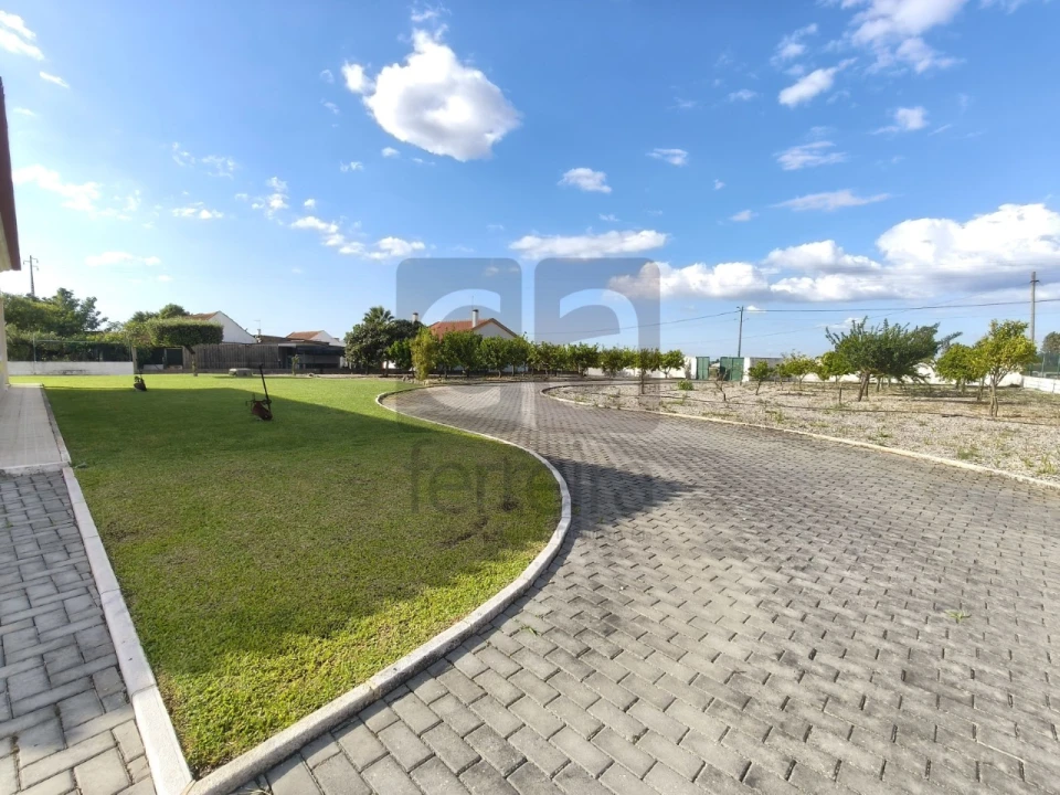 Moradia T3 para Venda em Fazendas de Almeirim Foto 39