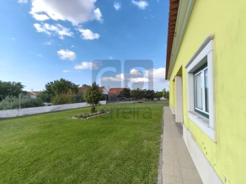 Moradia T3 para Venda em Fazendas de Almeirim