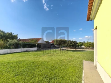 Moradia T3 para Venda em Fazendas de Almeirim